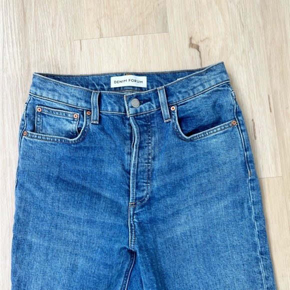 Aritzia Denim Forum, size 28. Relaxed fit - Picture 2 of 4